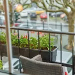 Moselhotel Roemischer Kaiser 'staffuntil5pm'earlybirdbreakfast'cityparking *