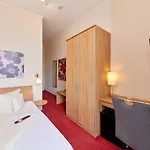 Moselhotel Roemischer Kaiser 'staffuntil5pm'earlybirdbreakfast'cityparking فندق برنكاستيل كويس