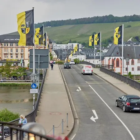 מלון Moselhotel Roemischer Kaiser 'staffuntil5pm'earlybirdbreakfast'cityparking *