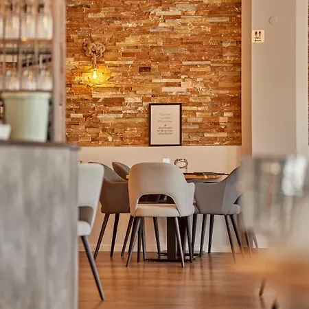 Moselhotel Roemischer Kaiser 'staffuntil5pm'earlybirdbreakfast'cityparking מלון ברנקסטל - קיס