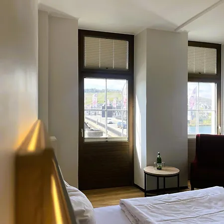 Moselhotel Roemischer Kaiser 'staffuntil5pm'earlybirdbreakfast'cityparking *