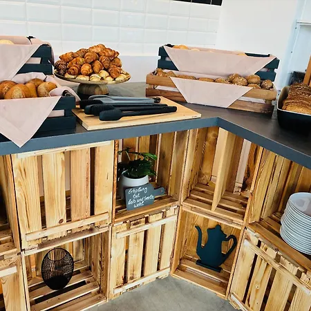 Moselhotel Roemischer Kaiser 'staffuntil5pm'earlybirdbreakfast'cityparking Hotel *