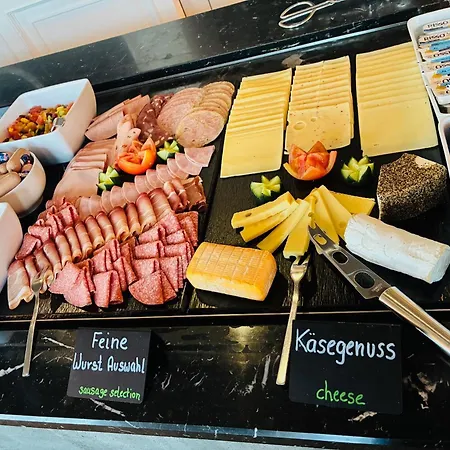 Moselhotel Roemischer Kaiser 'staffuntil5pm'earlybirdbreakfast'cityparking 호텔 베른카슈텔쿠에스