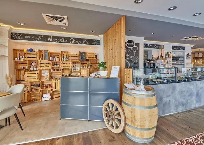 Moselhotel Roemischer Kaiser 'staffuntil5pm'earlybirdbreakfast'cityparking מלון *