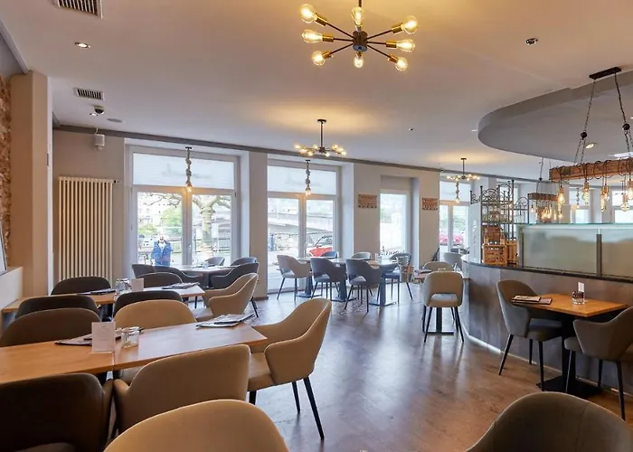 Moselhotel Roemischer Kaiser 'staffuntil5pm'earlybirdbreakfast'cityparking