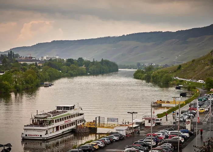 Moselhotel Roemischer Kaiser 'staffuntil5pm'earlybirdbreakfast'cityparking