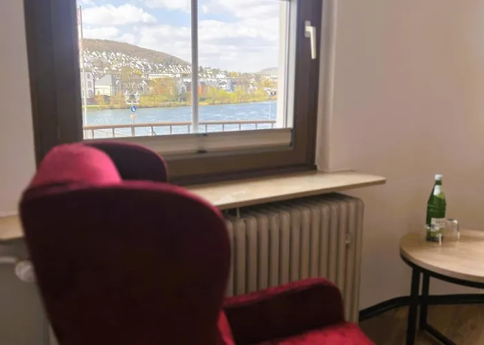 מלון Moselhotel Roemischer Kaiser 'staffuntil5pm'earlybirdbreakfast'cityparking ברנקסטל - קיס